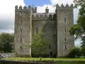 background: Bunratty Castle